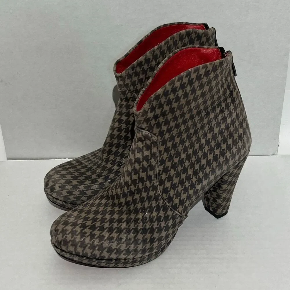 Artemis Women's Black Brown Houndstooth Pull-On Back Zip Ankle Bootie Size 37‎